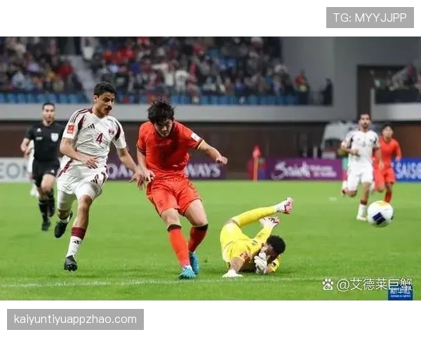 拉人犯规的判罚标准：何时构成直接任意球？