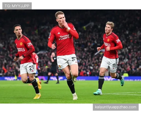 曼联中场一断就崩，攻防转换彻底失控！